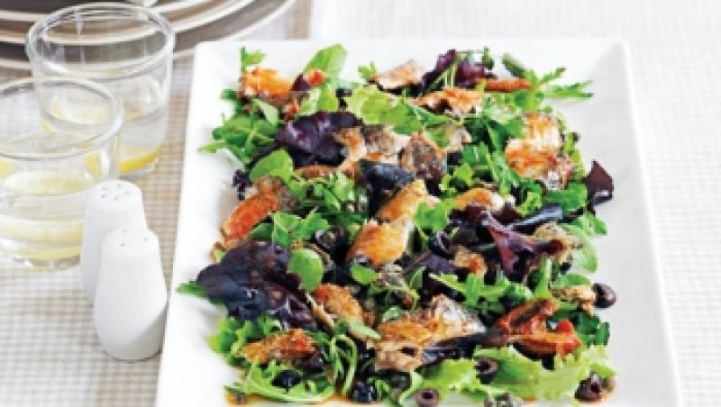 Reteta sanatoasa: Salata mediteraneana cu sardine