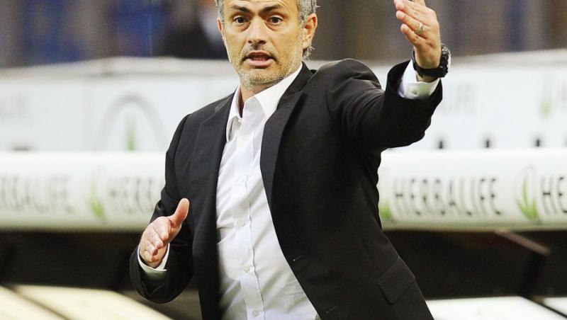 O saboteaza Mourinho pe Chelsea?