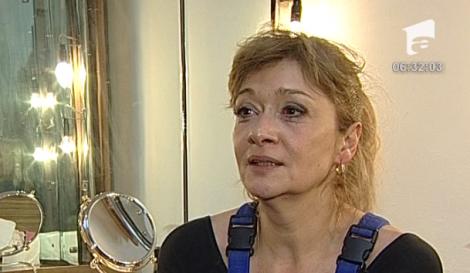 VIDEO! Catrinel Dumitrescu, pentru prima data pe scena dupa moartea lui Emil Hossu