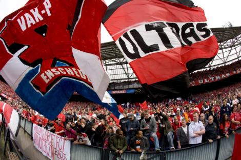 Un fan olandez a fost batut intr-un bar din Capitala, inainte de Steaua-Twente