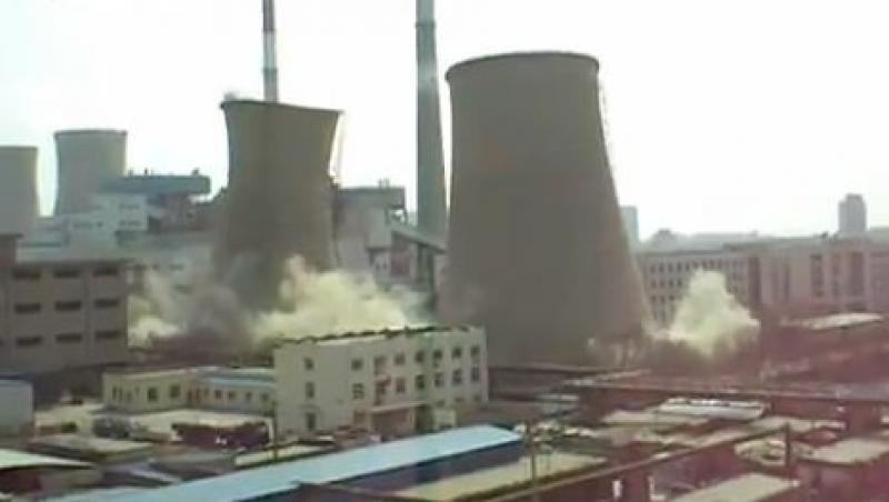 VIDEO! Doua cladiri refuza sa cada: Vezi o demolare nereusita din China!