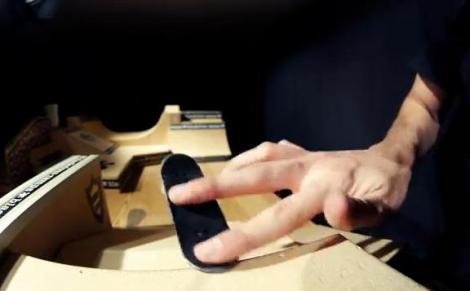 VIDEO! Fingerboarding-ul, cel mai nou sport cu... degetele!