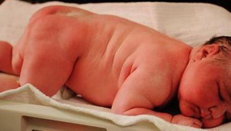 Cel mai mare bebelus din Marea Britanie cantareste aproape 6 kilograme