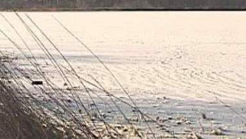 Fenomen meteo extrem: Lacul Sarat de langa Braila a inghetat