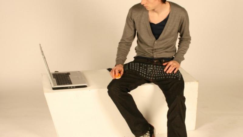 FOTO! Vezi pantalonii cu tastatura incorporata!