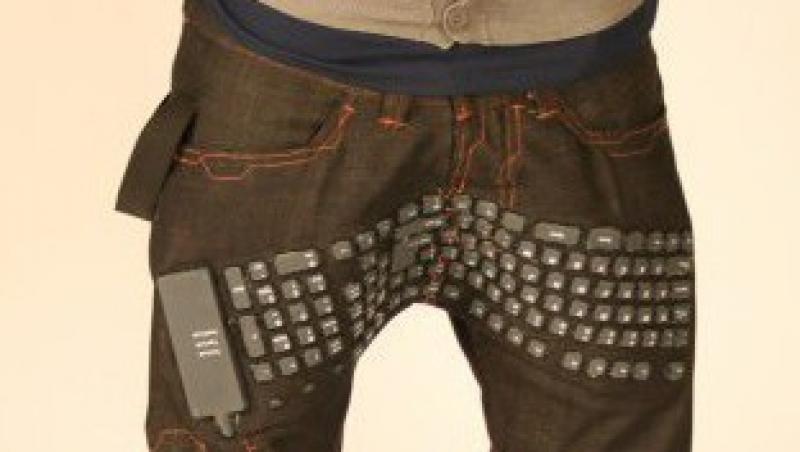 FOTO! Vezi pantalonii cu tastatura incorporata!