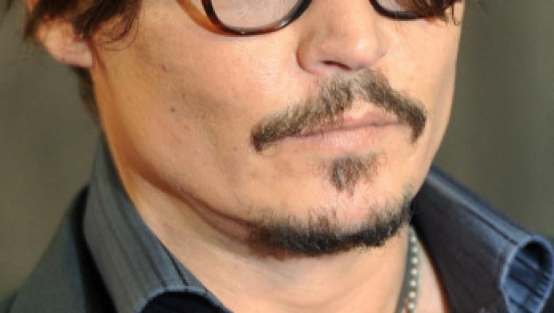 Adio, Vanessa! Johnny Depp isi traieste din plin burlacia