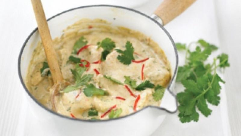 Reteta zilei: Curry de pui cu arahide