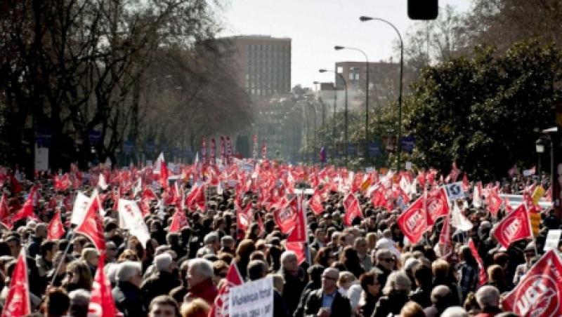 Europa de Sud protesteaza: 100.000 de oameni au iesit pe strada in Spania. Grecii se aduna in centrul Atenei