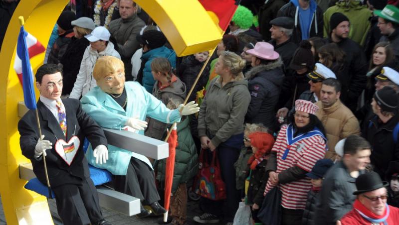 FOTO! Sarkozy si Merkel, personaje de carnaval in Germania