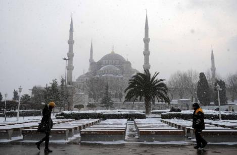 FOTO! Istanbul, sub furia ninsorii