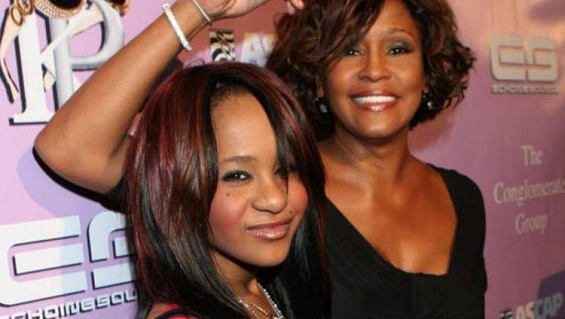 VIDEO! Fiica lui Whitney Houston o ia pe urmele mamei ei