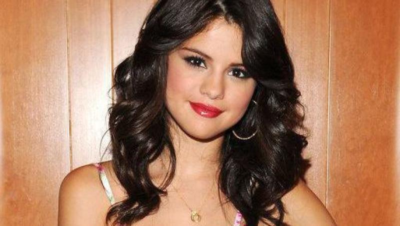 Selena Gomez iubeste o femeie! Vezi despre cine este vorba!