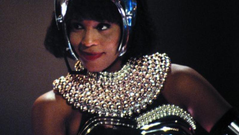 VIDEO! Rochia lui Whitney Houston din 