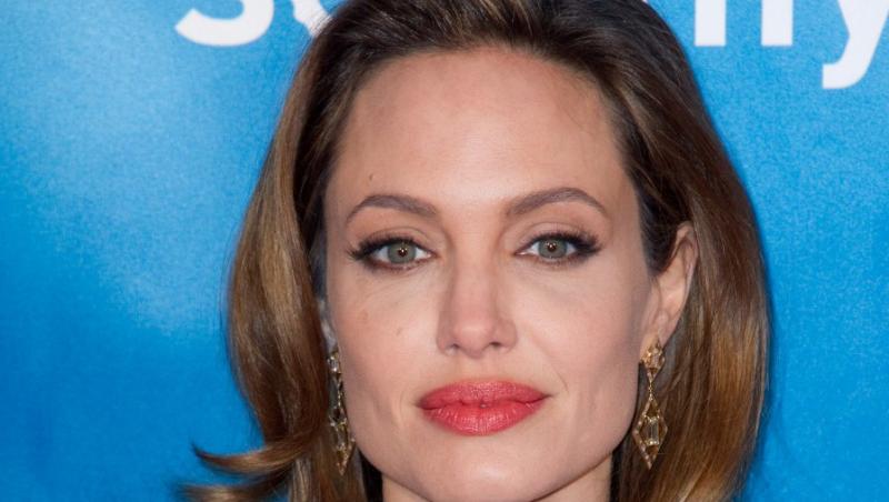 UMILINTA in Serbia! Angelina Jolie si-a lansat filmul cu 12 spectatori!
