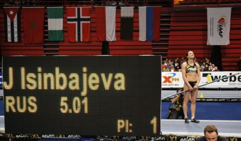 Yelena Isinbayeva a stabilit un nou record mondial la saritura cu prajina