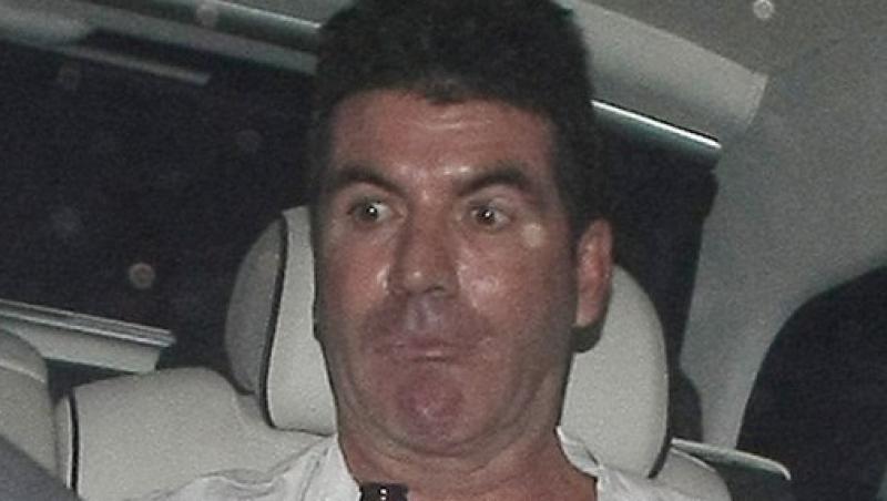 FOTO! Iti vine sa crezi? Simon Cowell, beat crita!