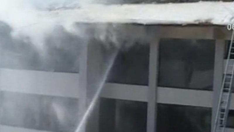 VIDEO! Un hotel din Ranca a fost devastat de un incendiu puternic. Pagubele se ridica la peste 200 de mii de euro
