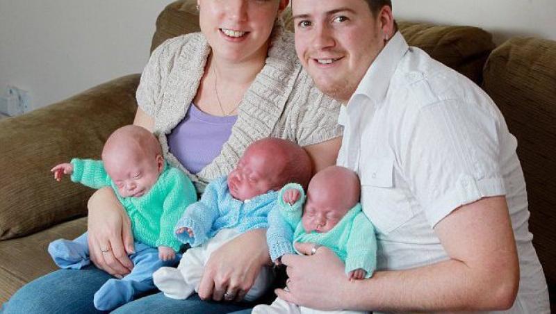 Marea Britanie: singurii tripleti nascuti prematur la 25 de saptamani care au supravietuit