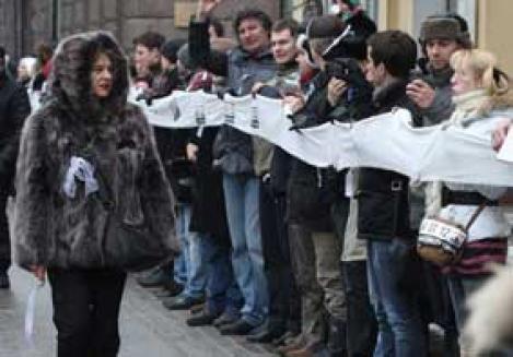 Lant uman anti-Putin de 16 km, in centrul Moscovei