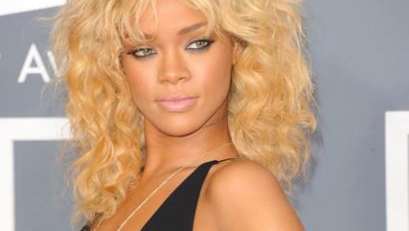 Rihanna, favorita sa o joace pe Whitney Houston