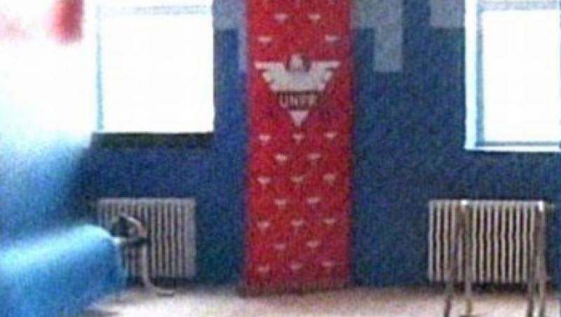 A inceput campania electorala! Banner UNPR, intr-o scoala din Suceava
