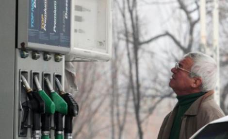 Pretul carburantilor: PSD propune suprataxarea companiilor petroliere