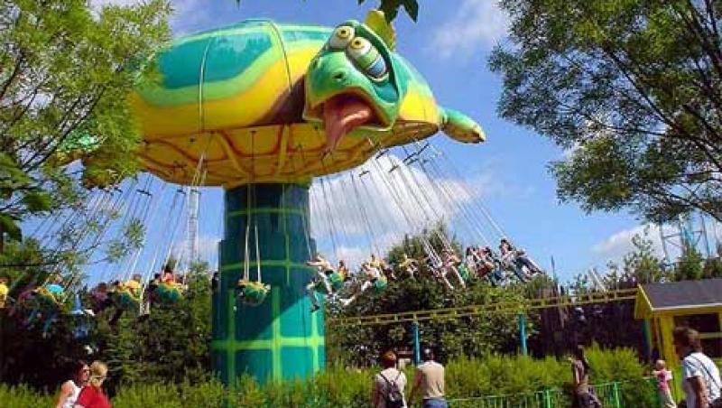 FOTO! Top 7 parcuri de distractie ciudate din intreaga lume