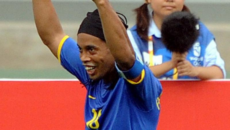 Ronaldinho, surprins intr-un club de noapte