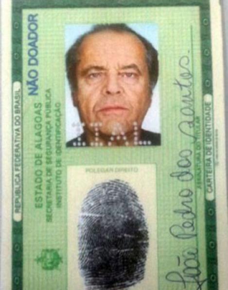 Un infractor a folosit fotografia celebrului actor Jack Nicholson pe actul sau de identitate