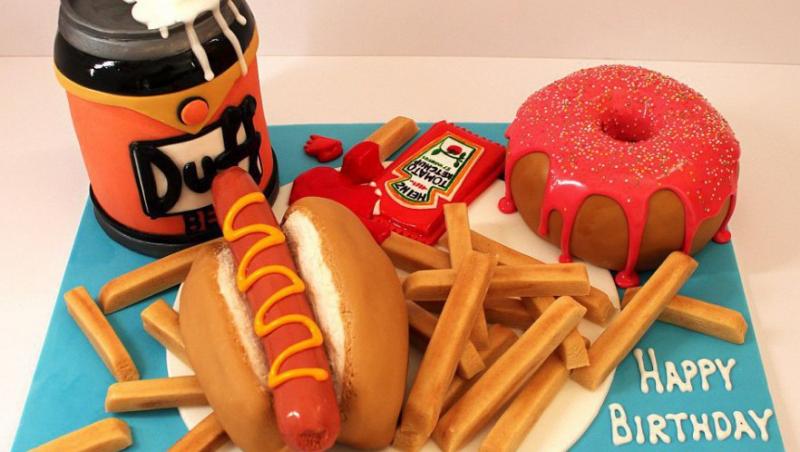 FOTO! Torturi creative in forma de fast food