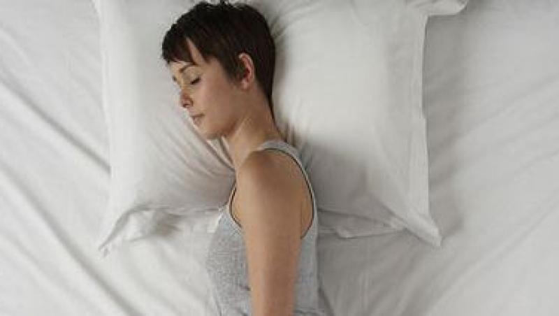 Patru pozitii care te ajuta sa dormi mai bine