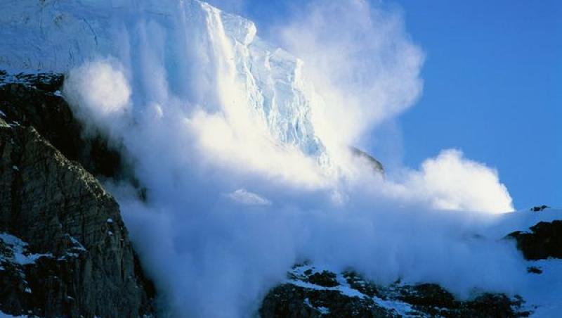 Atentie, turisti! Pericol de avalanse in statiunile de pe Valea Prahovei