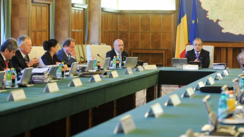 Coalitia face lista noului Guvern impreuna cu Emil Boc