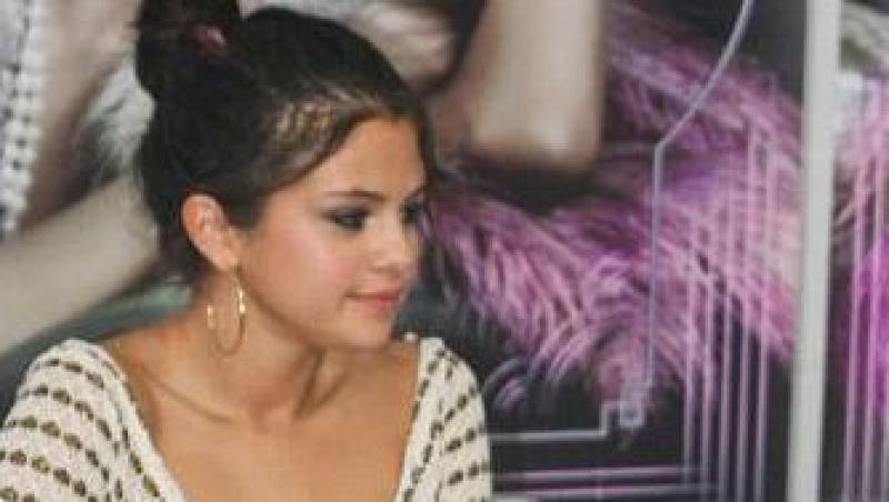 Selena Gomez NU respecta regulile vestimentare!