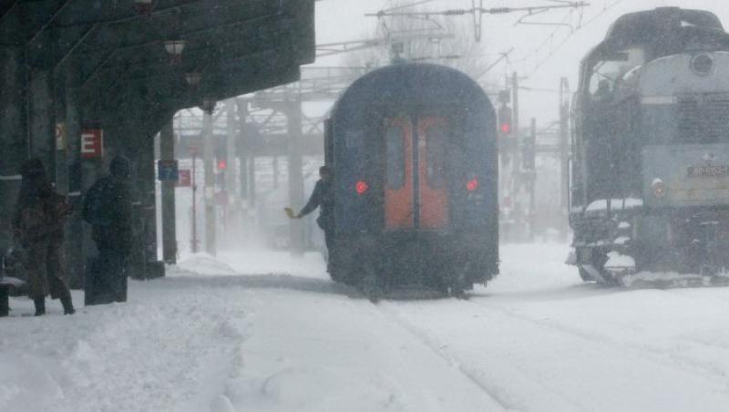 Transportul feroviar, in regim de iarna: 85 de trenuri anulate, o linie a fost inchisa