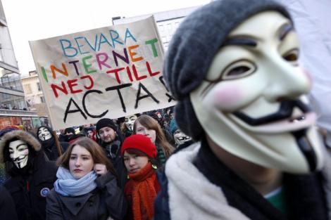 Adrian Nastase: ACTA ar putea transforma furnizorii de internet in furnizori de informatii