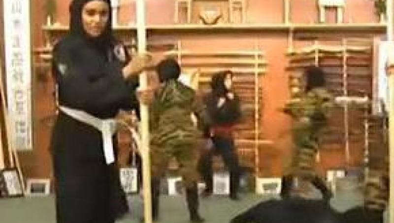 VIDEO! Femeile din Iran invata sa devina luptatoare ninja
