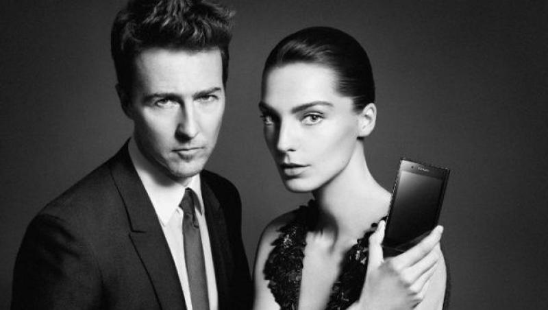 Edward Norton si Daria Werbowy promoveaza noul LG Prada