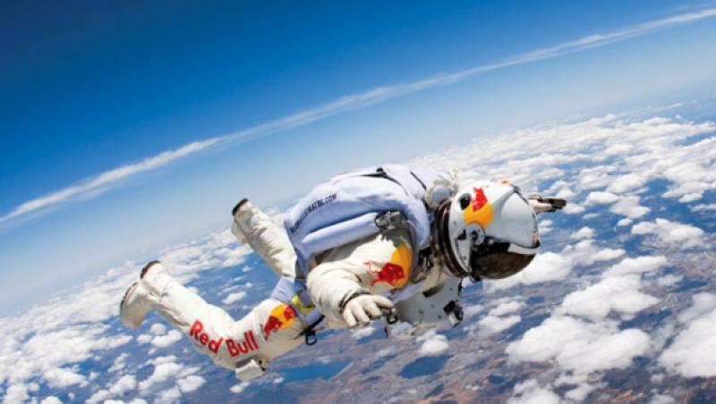 Felix Baumgartner, primul om care va sari de la 36.000 de metri altitudine