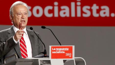 Liderul social-democratilor din PE: Ungureanu trebuie sa limiteze interventiile lui Basescu