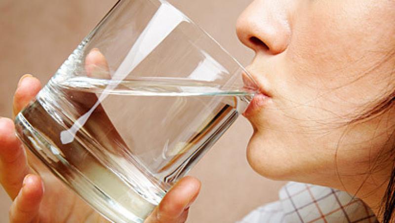 Dupa o bautura acidulata este recomandat sa bem apa