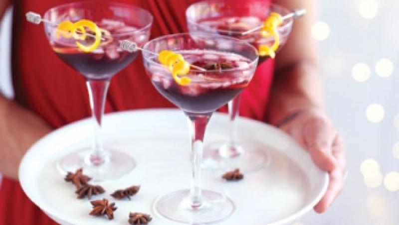Cocktail afrodiziac cu vin si mirodenii