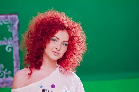DYA, schimbare radicala de imagine pentru videoclipul piesei "Don't Know"