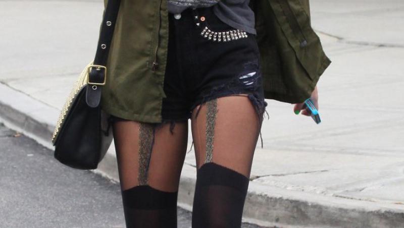 FOTO! Miley Cyrus, cu pantalonii SFASIATI