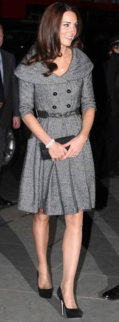 FOTO! Kate Middleton, de milioane intr-o rochie ieftina!