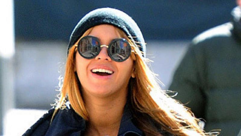 FOTO! Beyonce a alaptat in public!