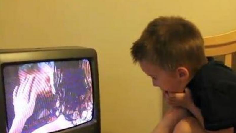 VIDEO! Vezi cum reactioneaza copiii la scena de sarut din Spider-Man!