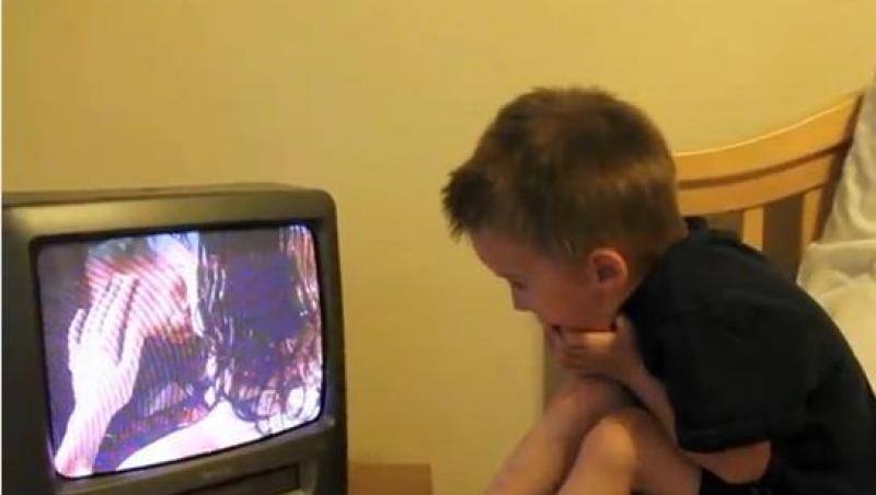 VIDEO! Vezi cum reactioneaza copiii la scena de sarut din Spider-Man!