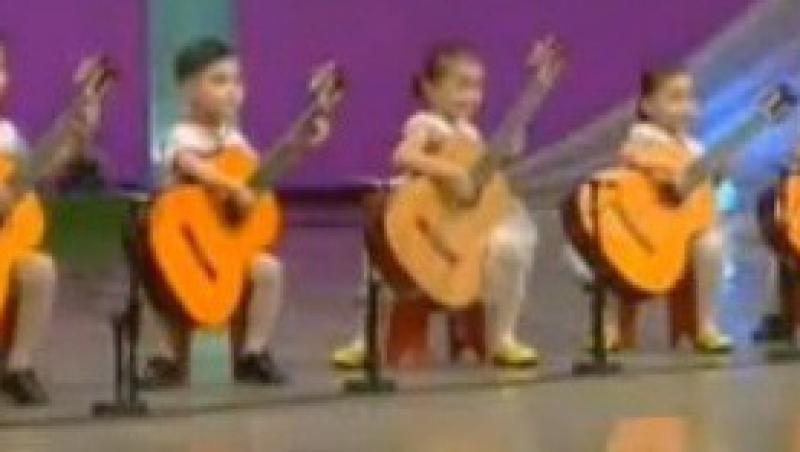 VIDEO! Vezi cum se canta la chitara in Coreea de Nord!